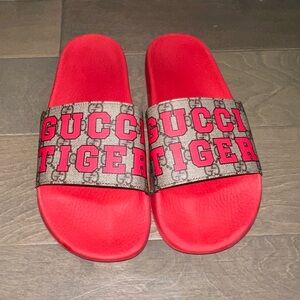 Gucci tiger slides 9